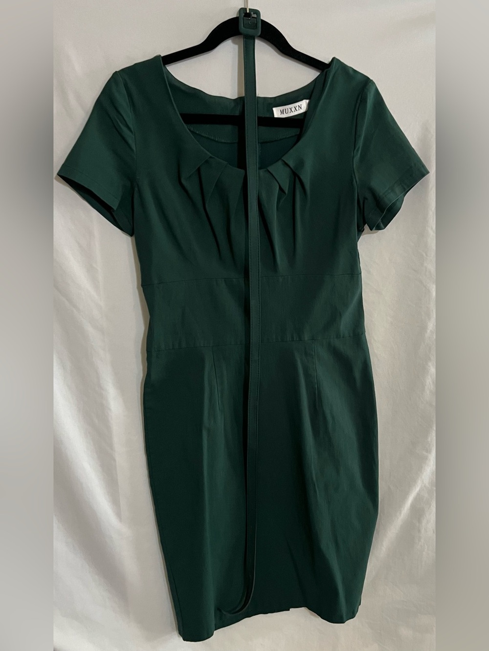 MUXXN Forest Green Short-Sleeve Midi Sheath Dress